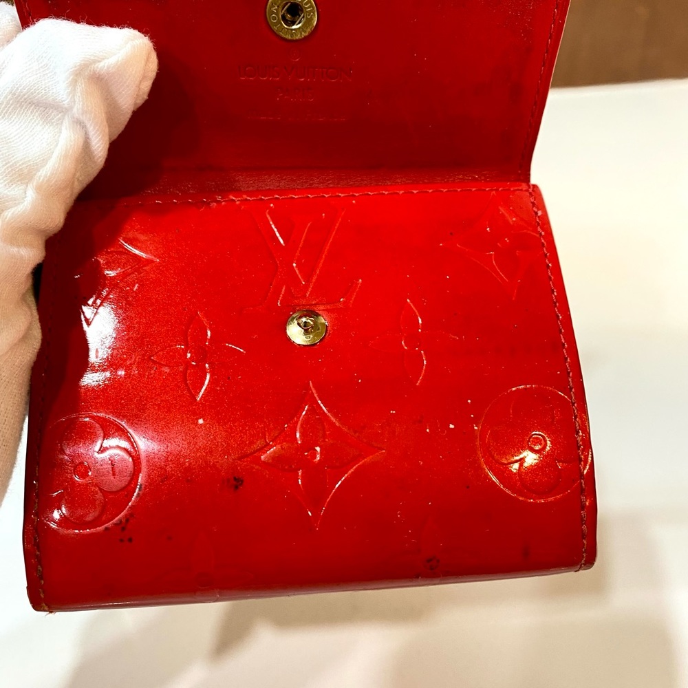 Authentic 💯Louis Vuitton red monogram Vernis Ludlow Coin and cc holder.